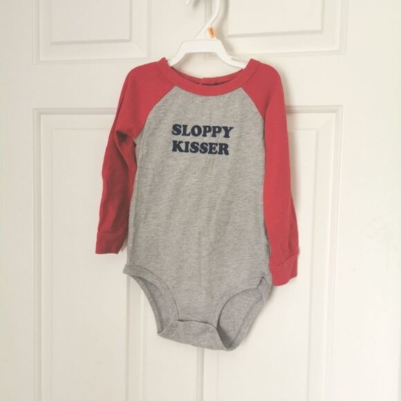 5/$10 Oshkosh B'gosh long sleeve onesie size 24 m - Picture 1 of 4